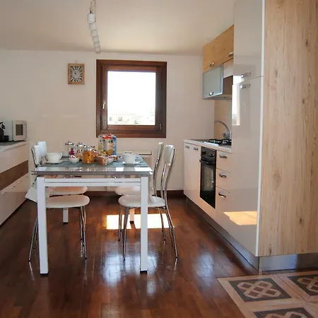 Kenzia Bed & Breakfast 2*
