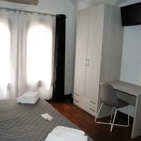 Kenzia Bed & Breakfast 2*