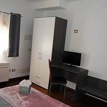 فندق مبيت وإفطار Kenzia 3*